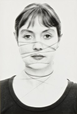 Annegret Soltau Selbst, 1975 S/W-Photographie auf Barytpapier © Annegret Soltau / VG Bild-Kunst, Bonn 2015 / SAMMLUNG VERBUND, Wien Photo: Heide Kratz 